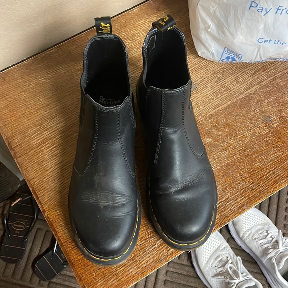 Womens dr. Martens Chelsea Boot